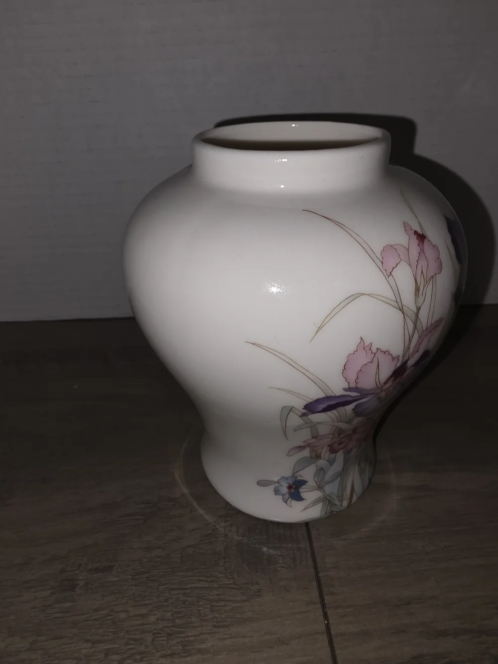 Vintage AYAME SEIZAN JAPAN Vase- Purple & Pink Irises & Gold Trim Hand Painted